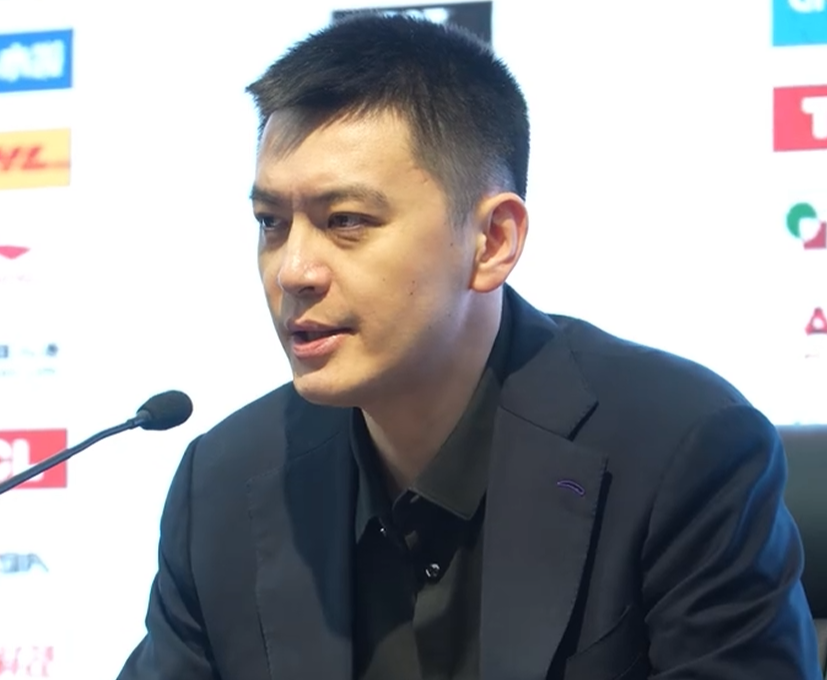 世界杯直播-输山东发布会！杨鸣与莫兰德直指关键球问题，但满意球队发挥！