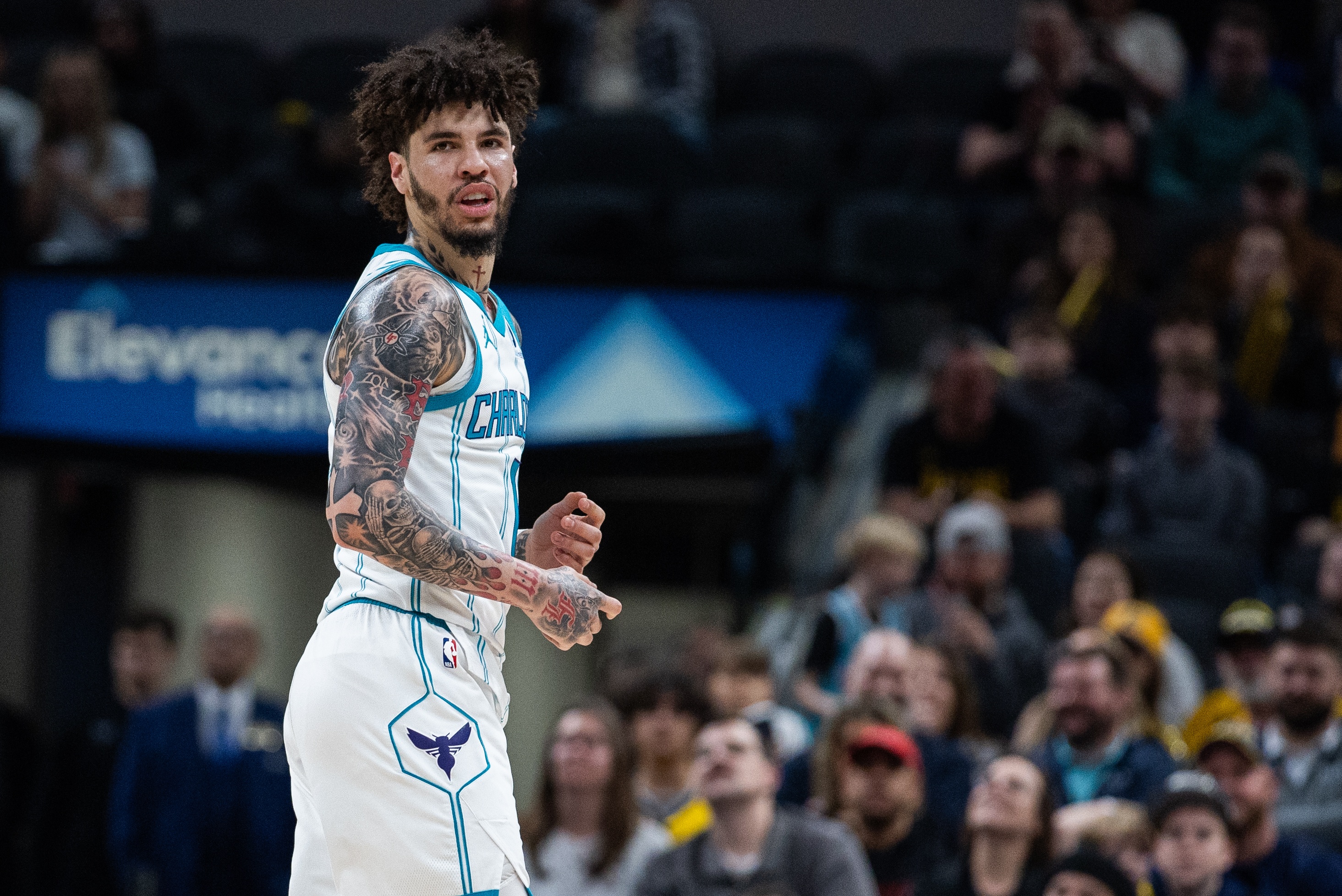 三球出战28分钟 12中4&amp;三分10中3拿到14分7板9助 正负值+24