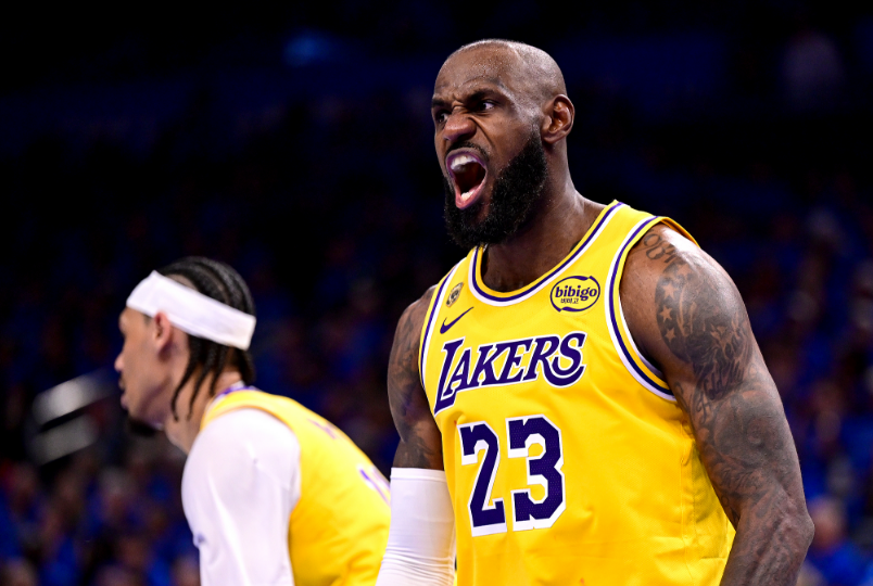 NBA直播-詹姆斯27+6创多项历史第一：空砍全场最高分 提前下场沮丧认输
